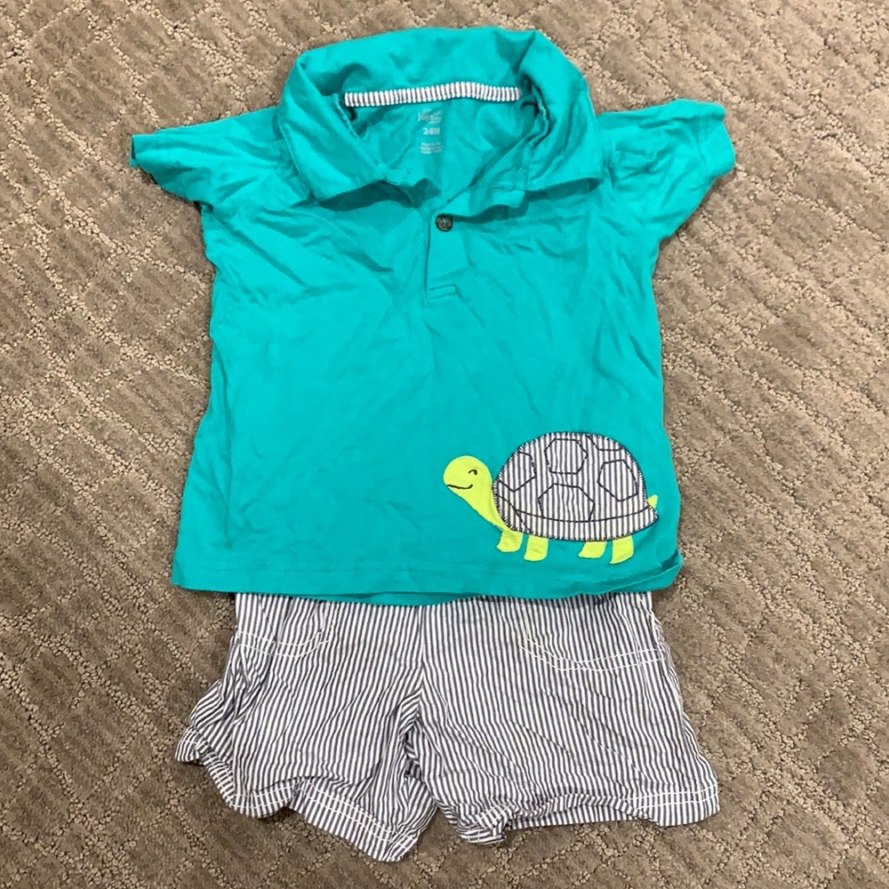 Boys Carter’s shorts and shirt set